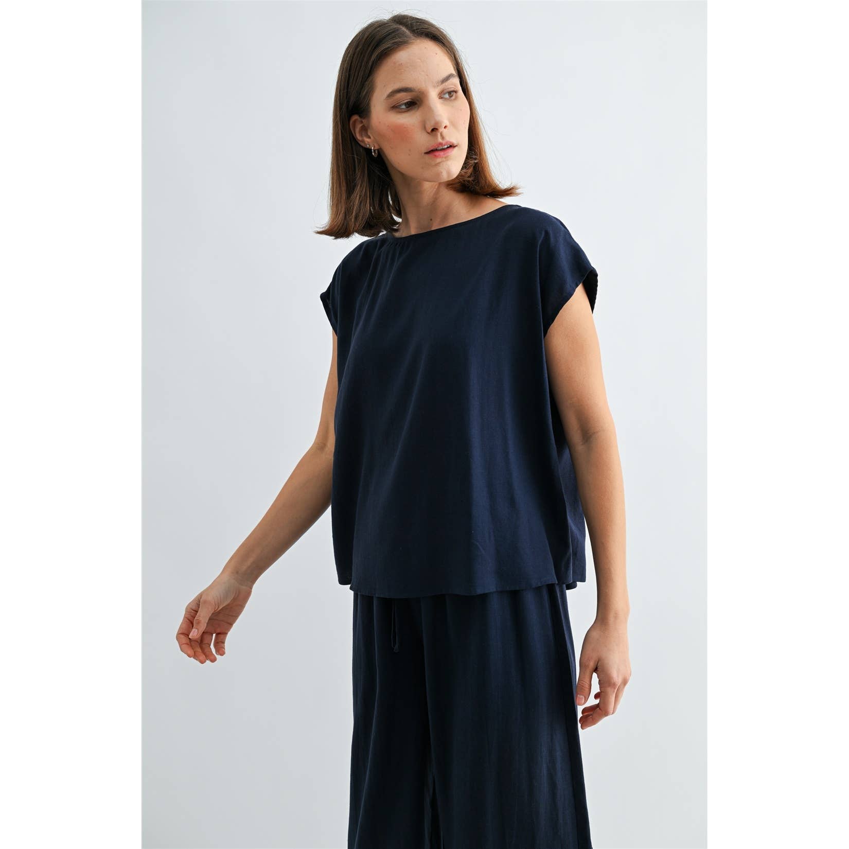 LINEN BLEND WOVEN TOP