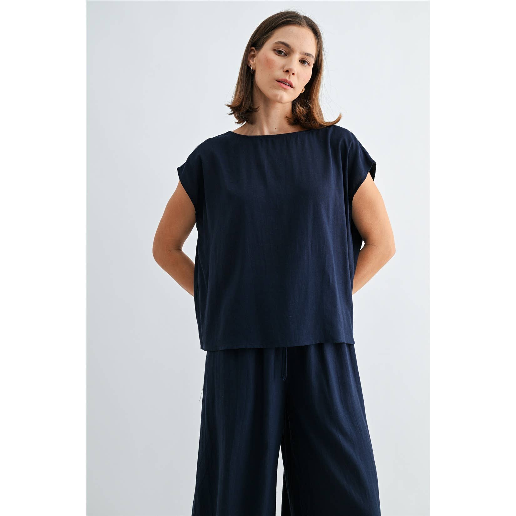LINEN BLEND WOVEN TOP