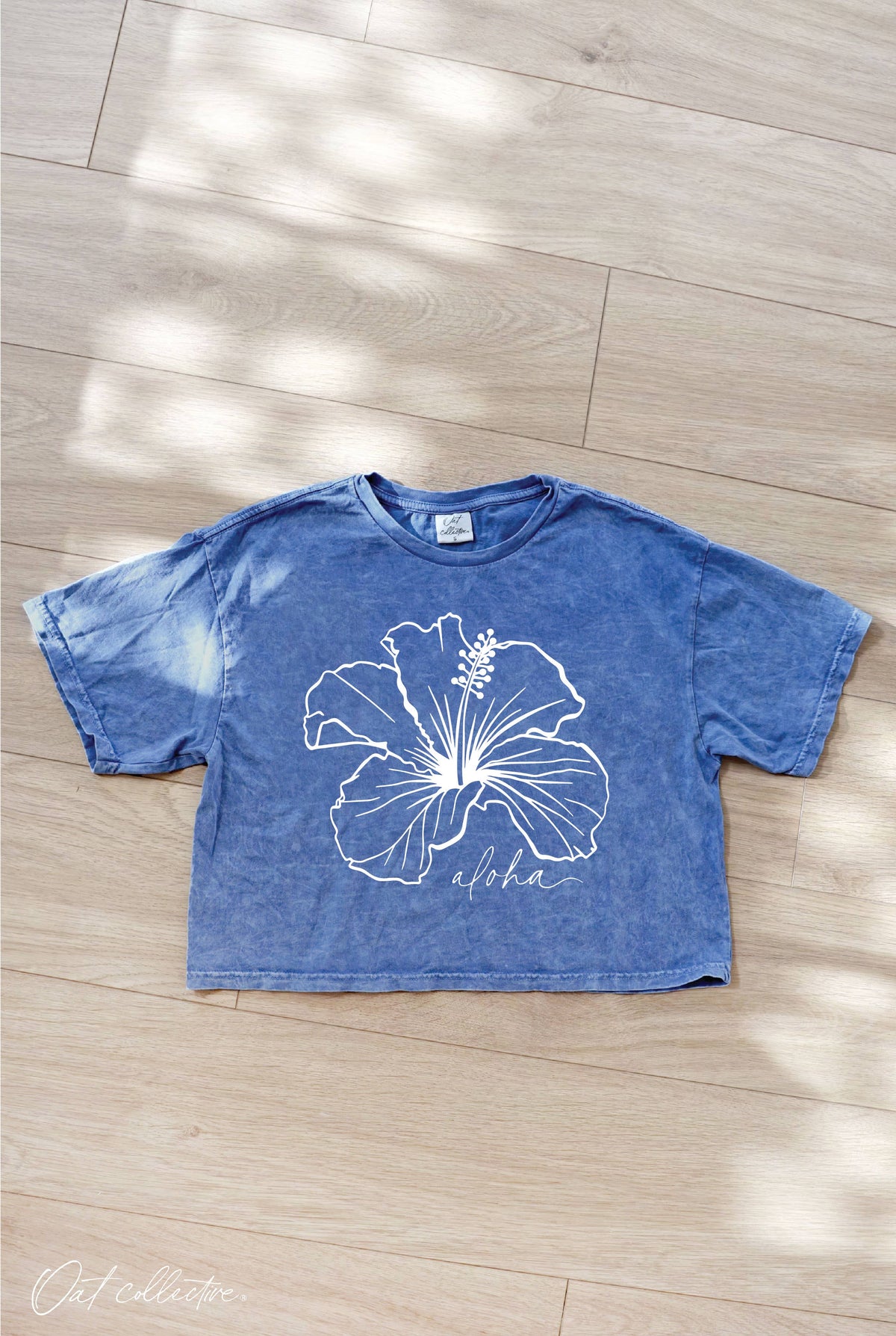 ALOHA HIBISCUS Cropped Mineral Graphic Top