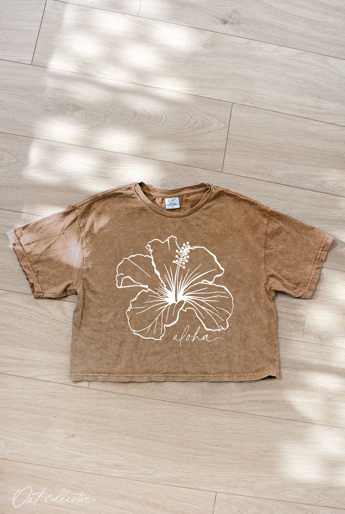 ALOHA HIBISCUS Cropped Mineral Graphic Top