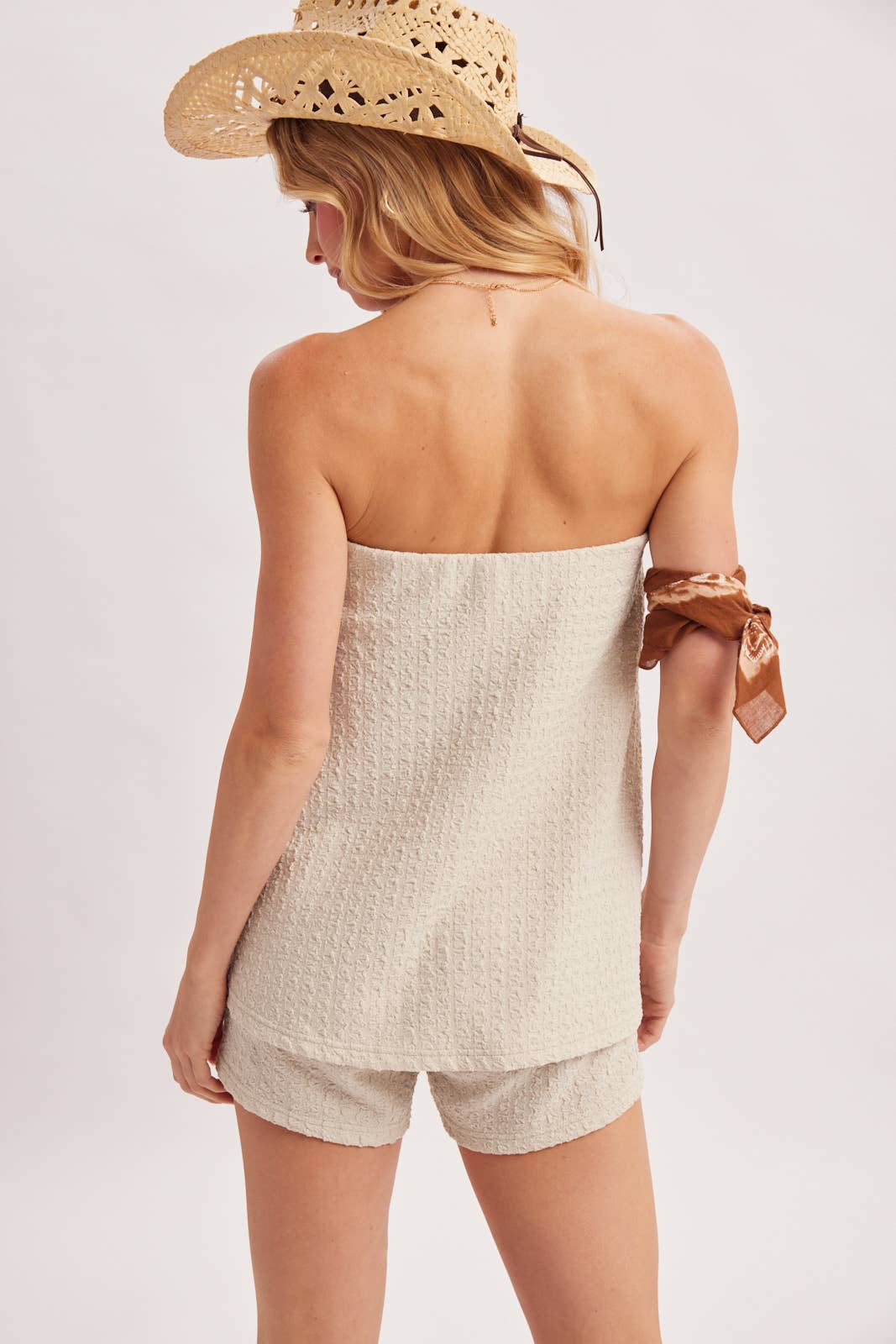 TEXTURE LAYERED STRAPLESS ROMPER