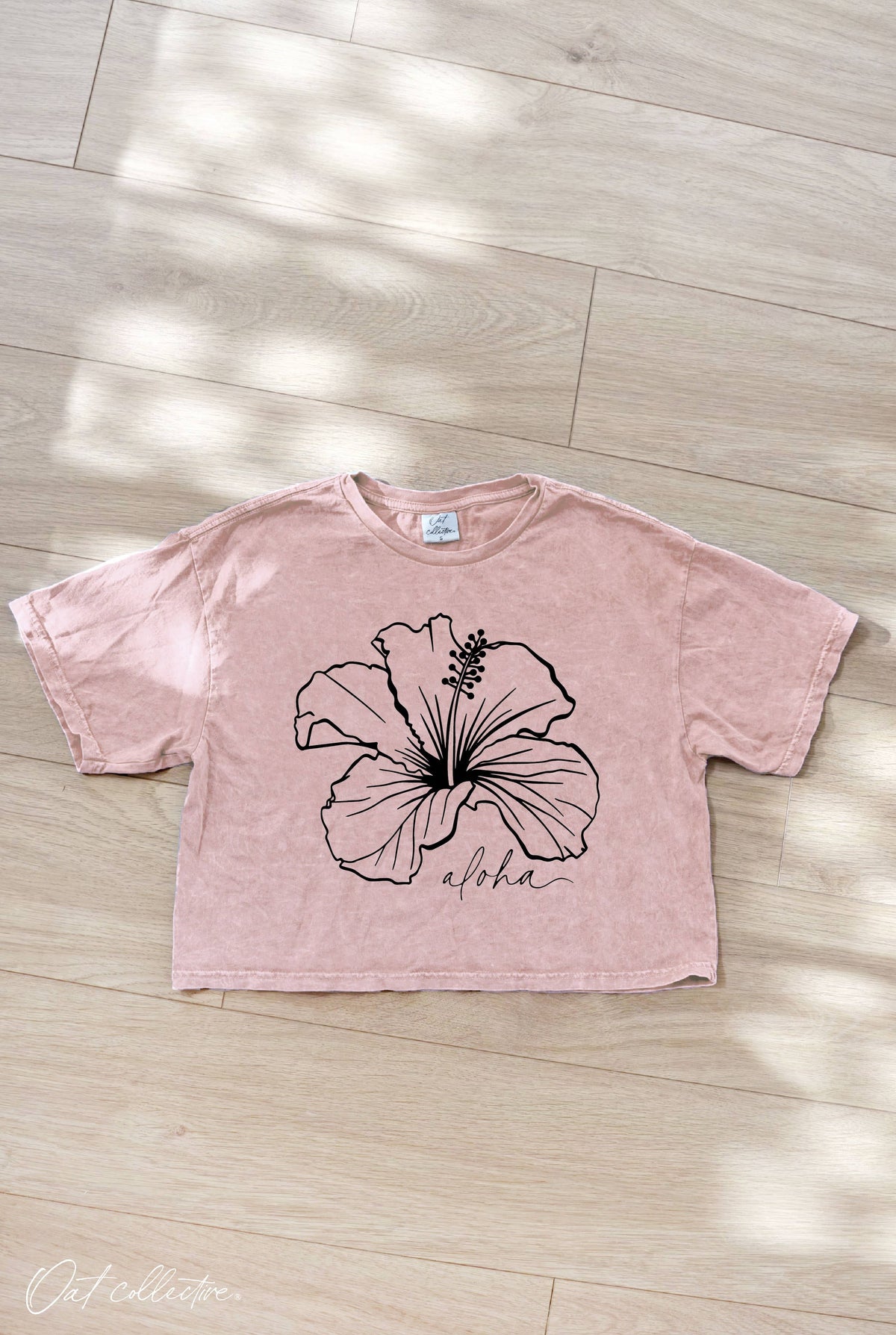 ALOHA HIBISCUS Cropped Mineral Graphic Top