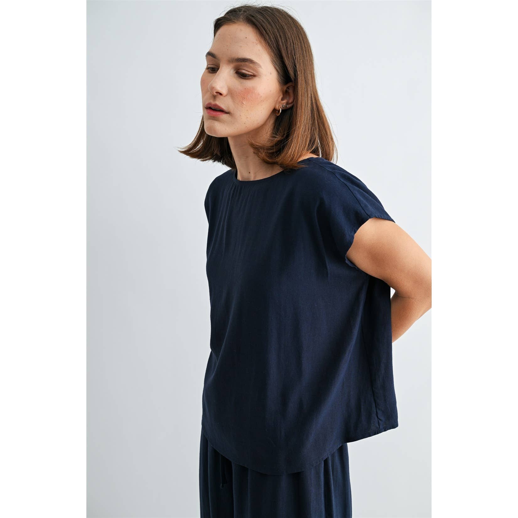 LINEN BLEND WOVEN TOP