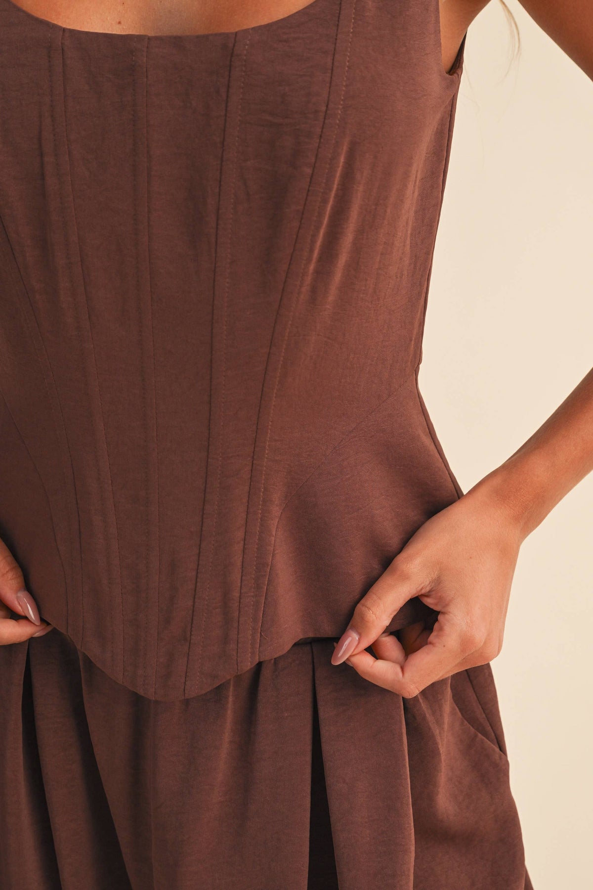 SATIN-LIKE STRUCTURE CORSET TOP AND BALLOON PANTS (sold separately)