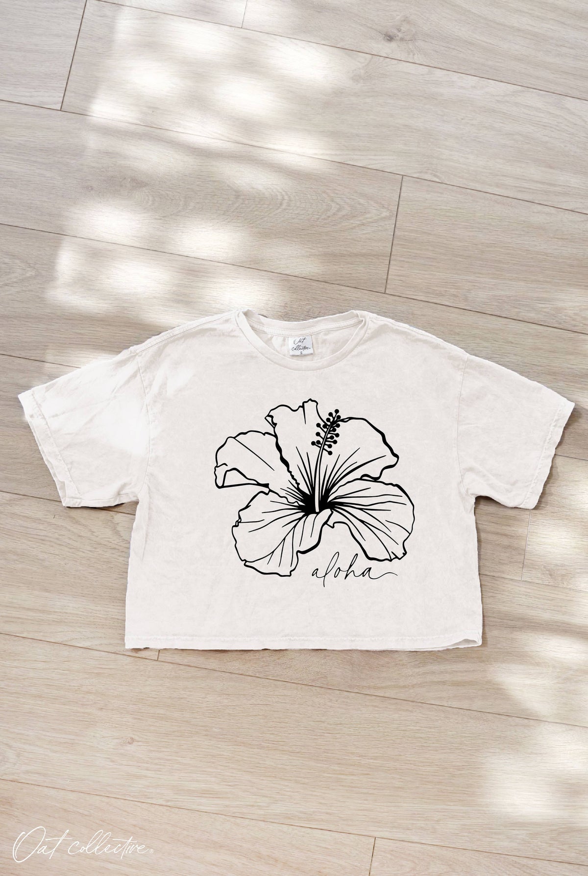 ALOHA HIBISCUS Cropped Mineral Graphic Top