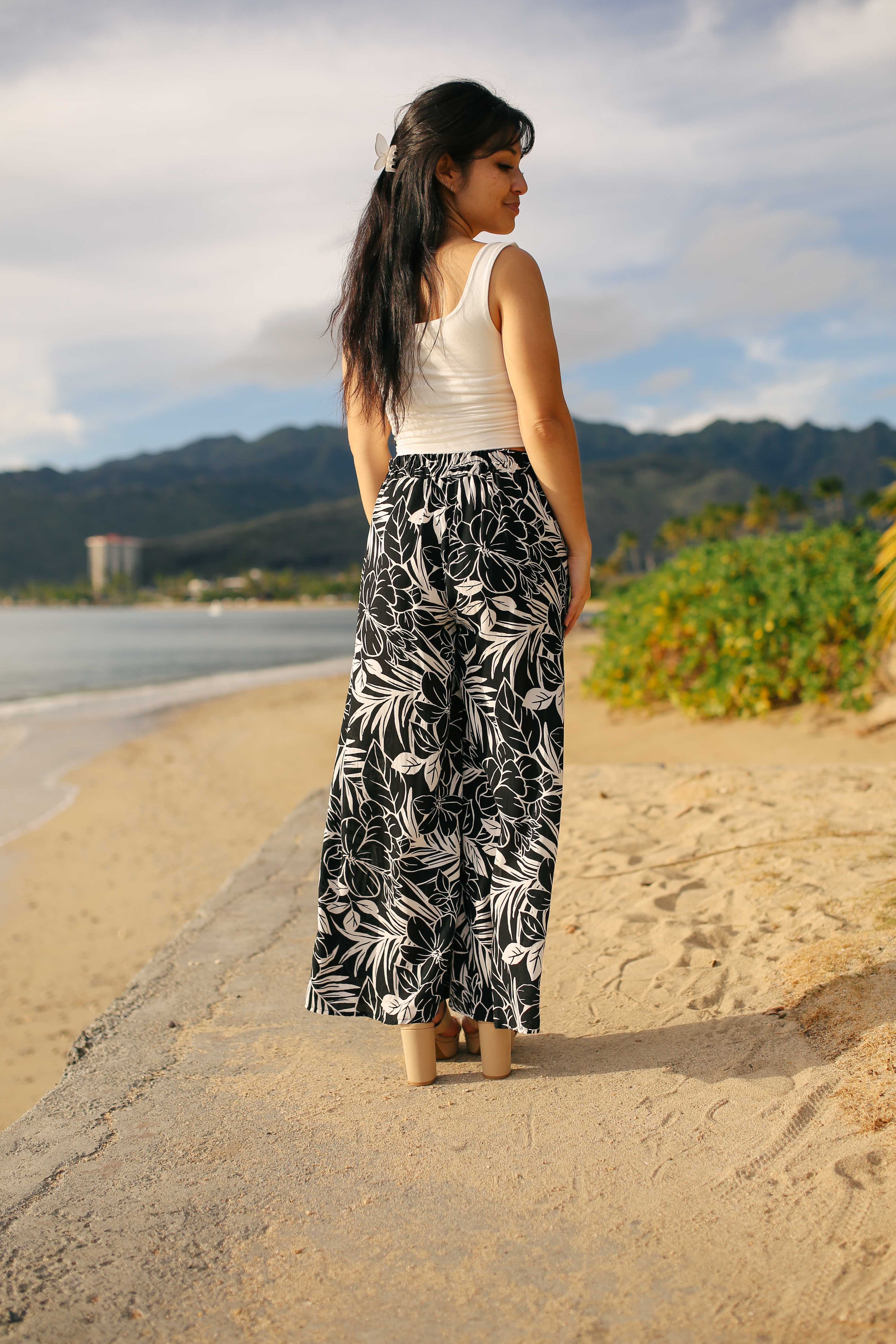 Floral Sketch Print Wide Leg Pant