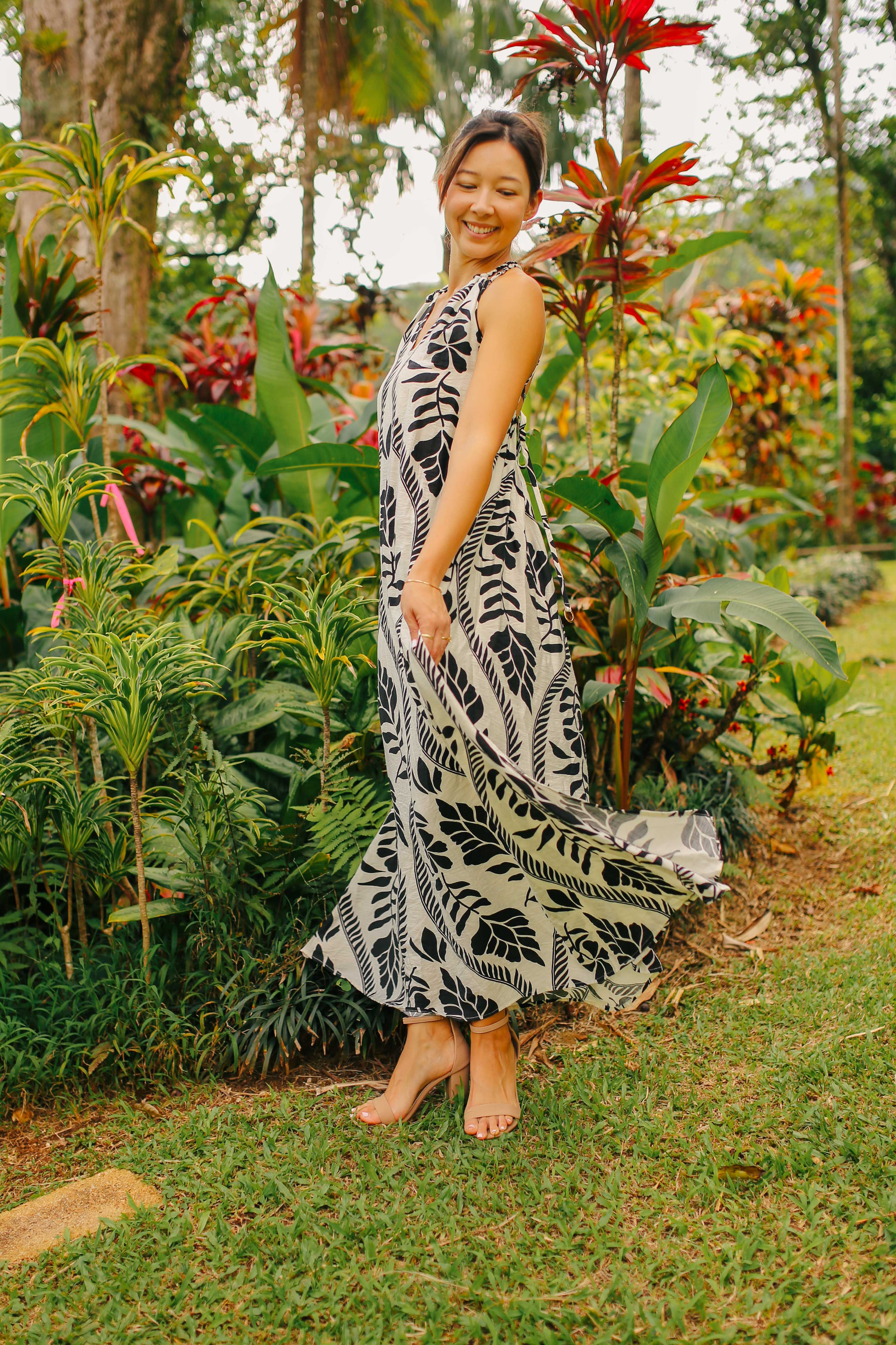 B&W Goddess Maxi Dress