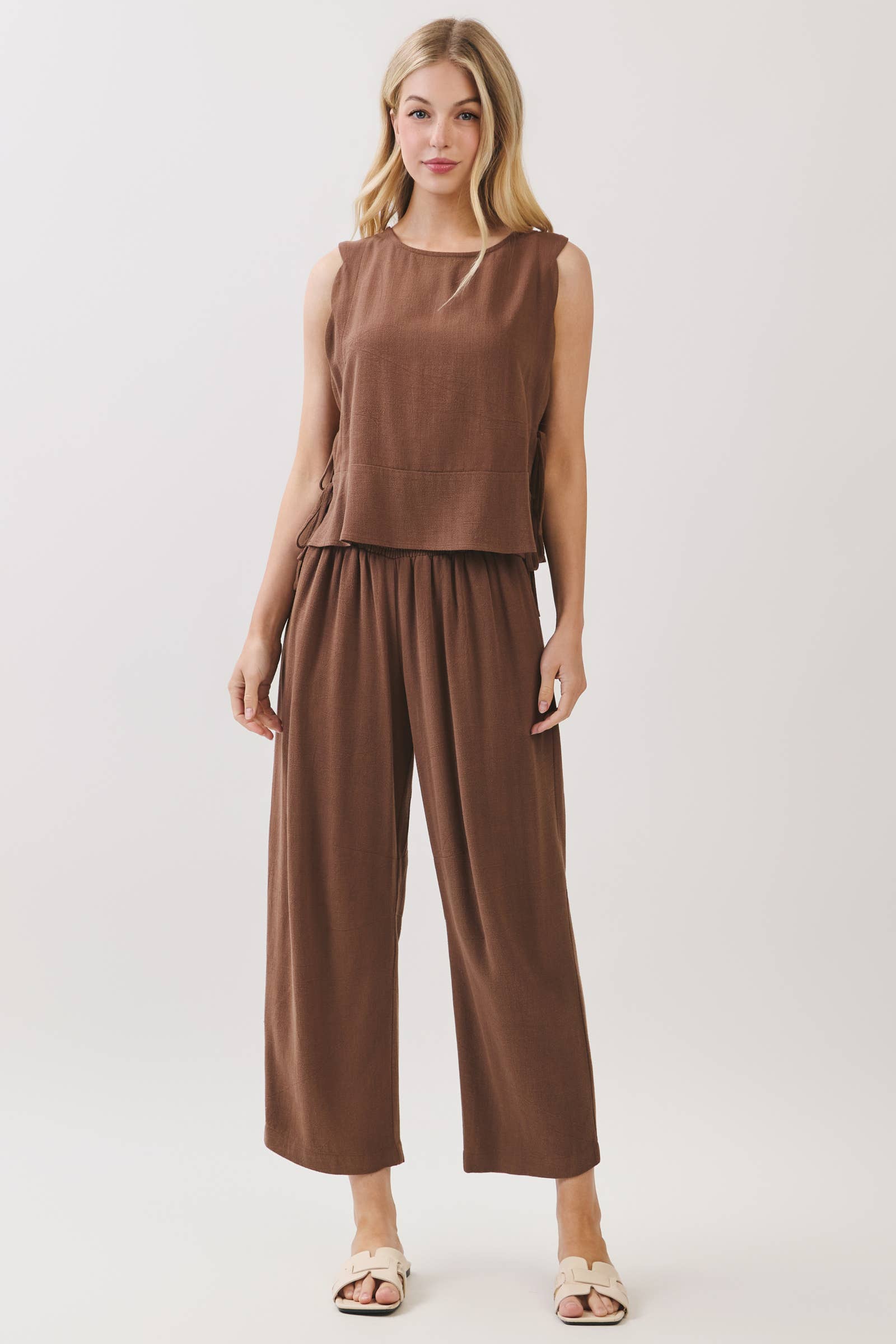 ROUND NECK SIDE TIE SLEEVELESS TOP