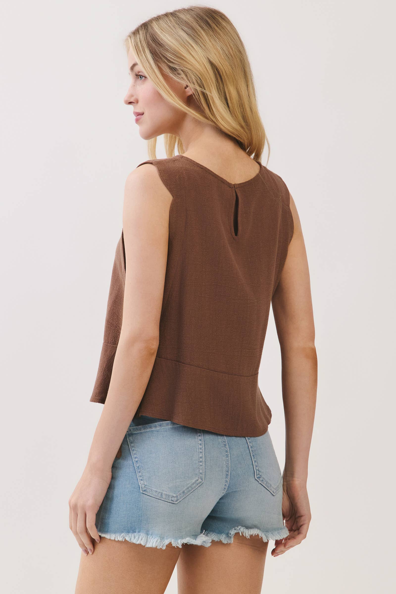 ROUND NECK SIDE TIE SLEEVELESS TOP