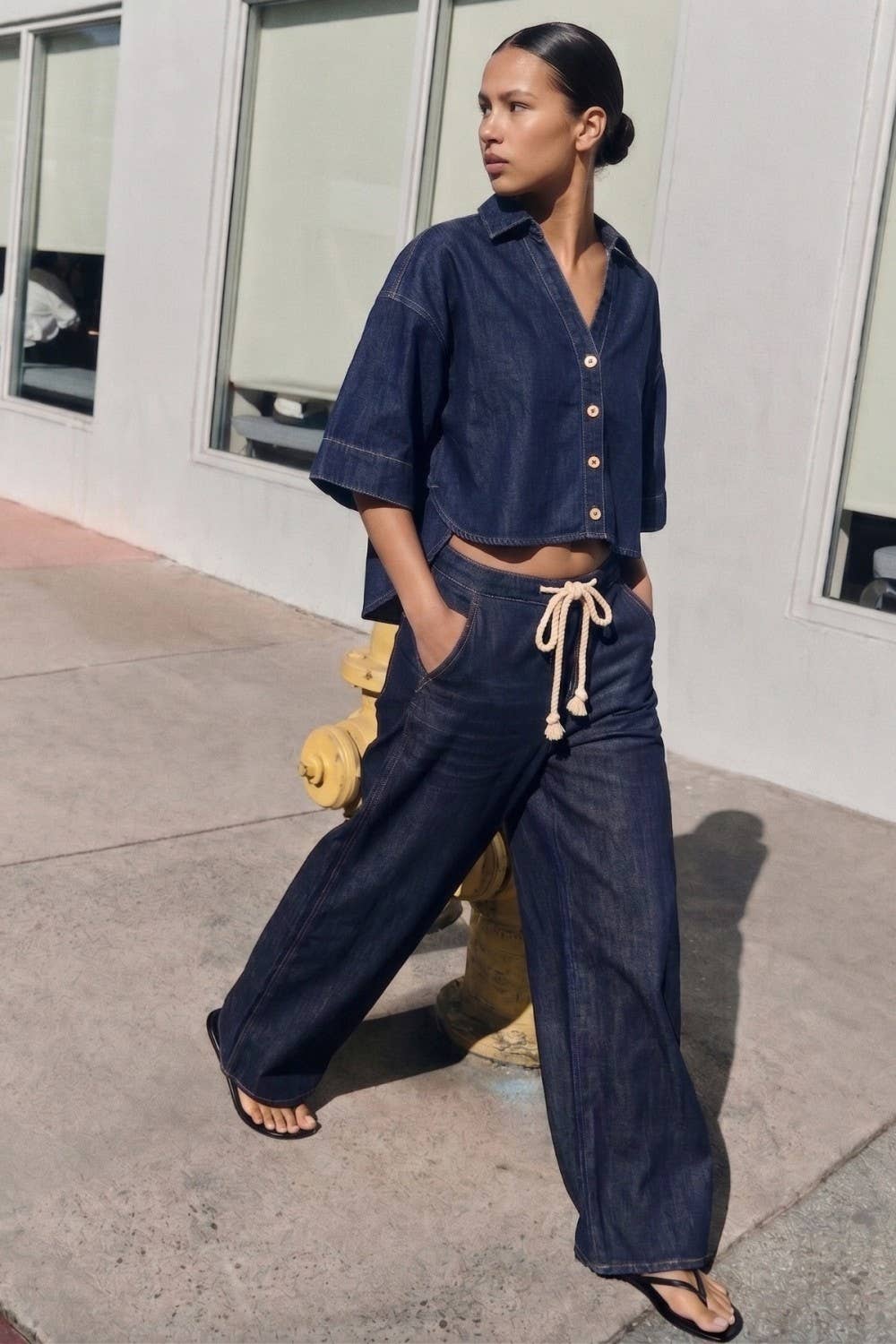 DRAWSTRING WIDE DENIM PANTS