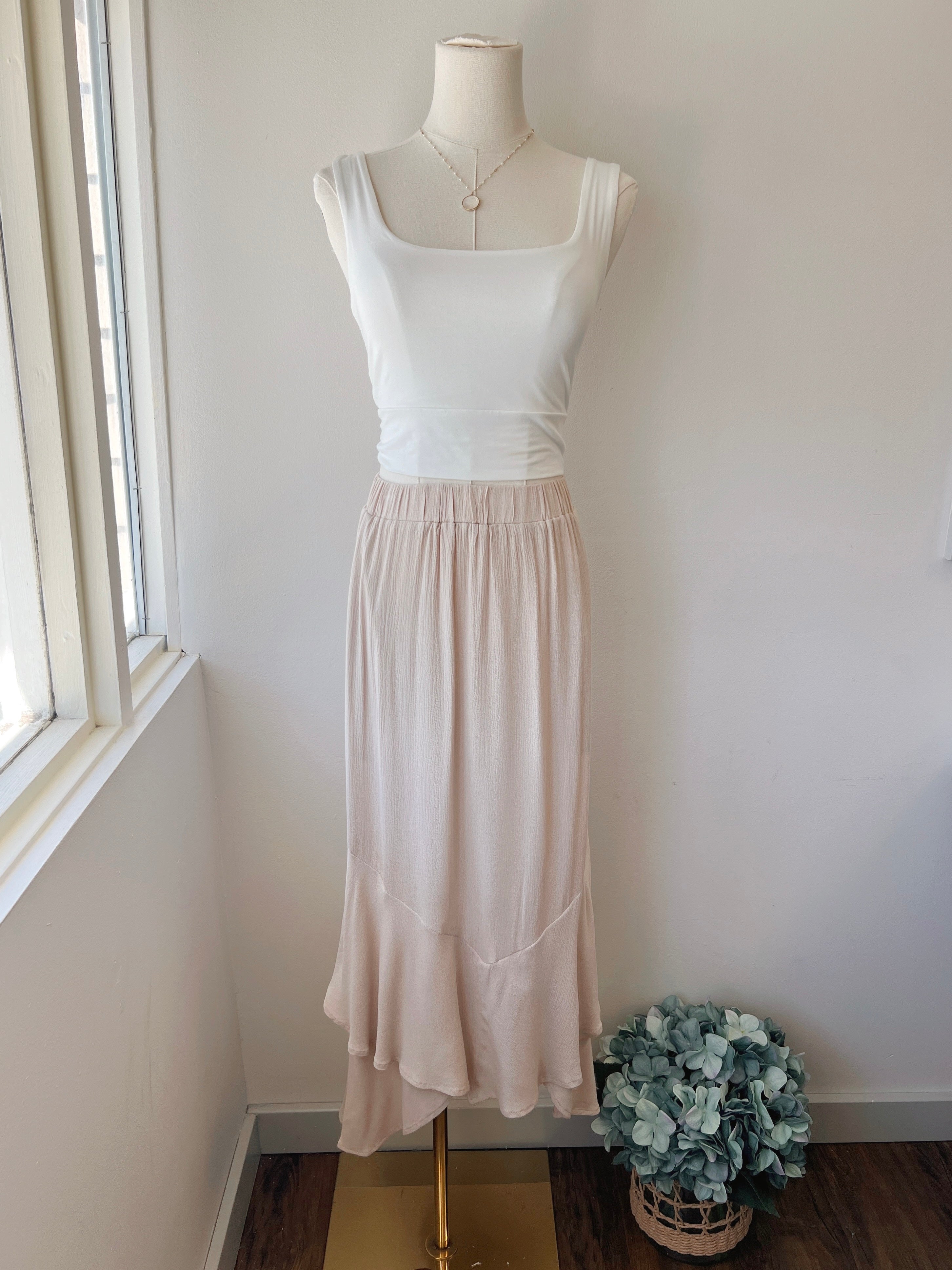 Hi-Low Ruffle Maxi Skirt (2 colors)