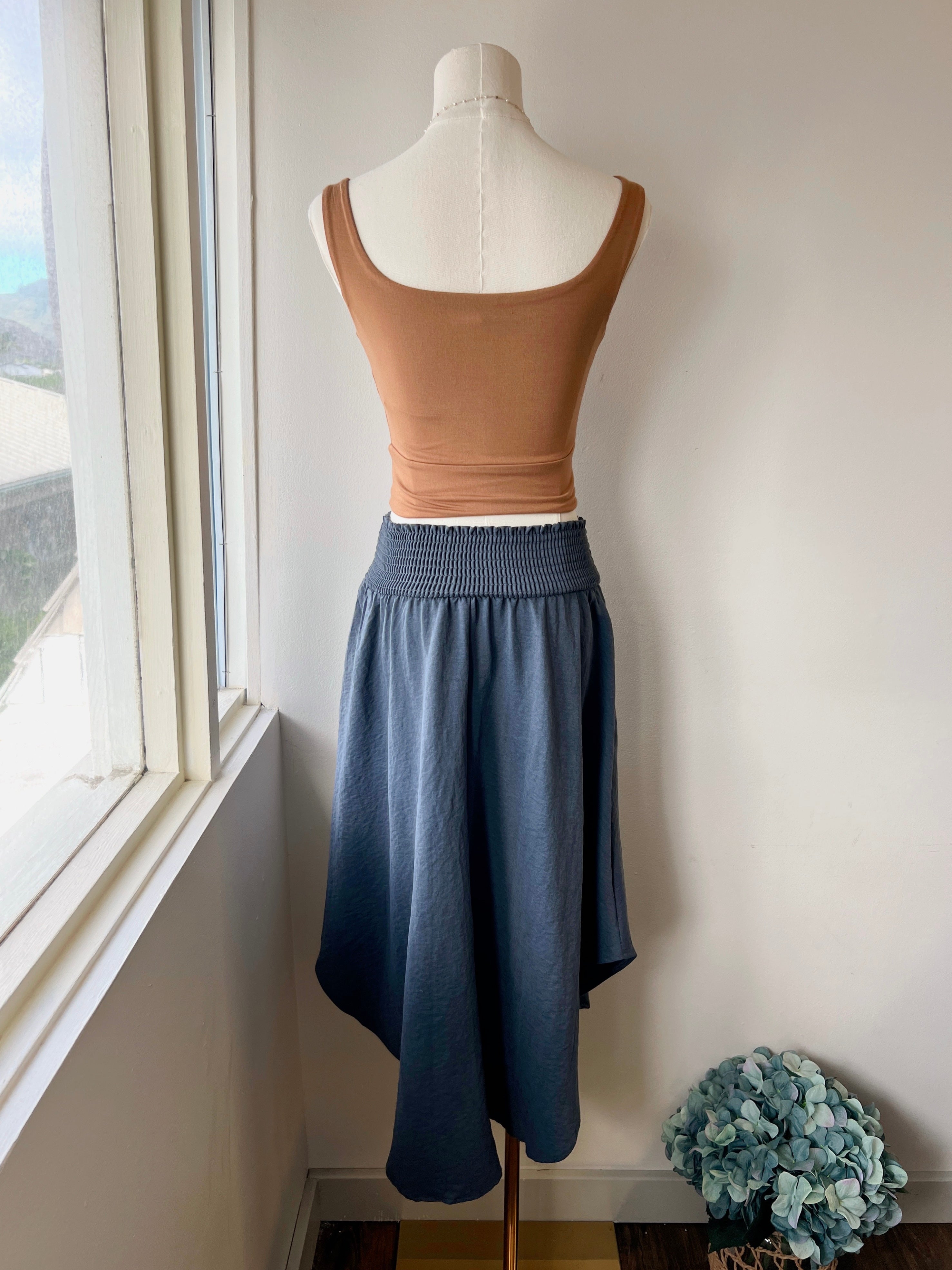 Solid Smock Curve Hem Skirt