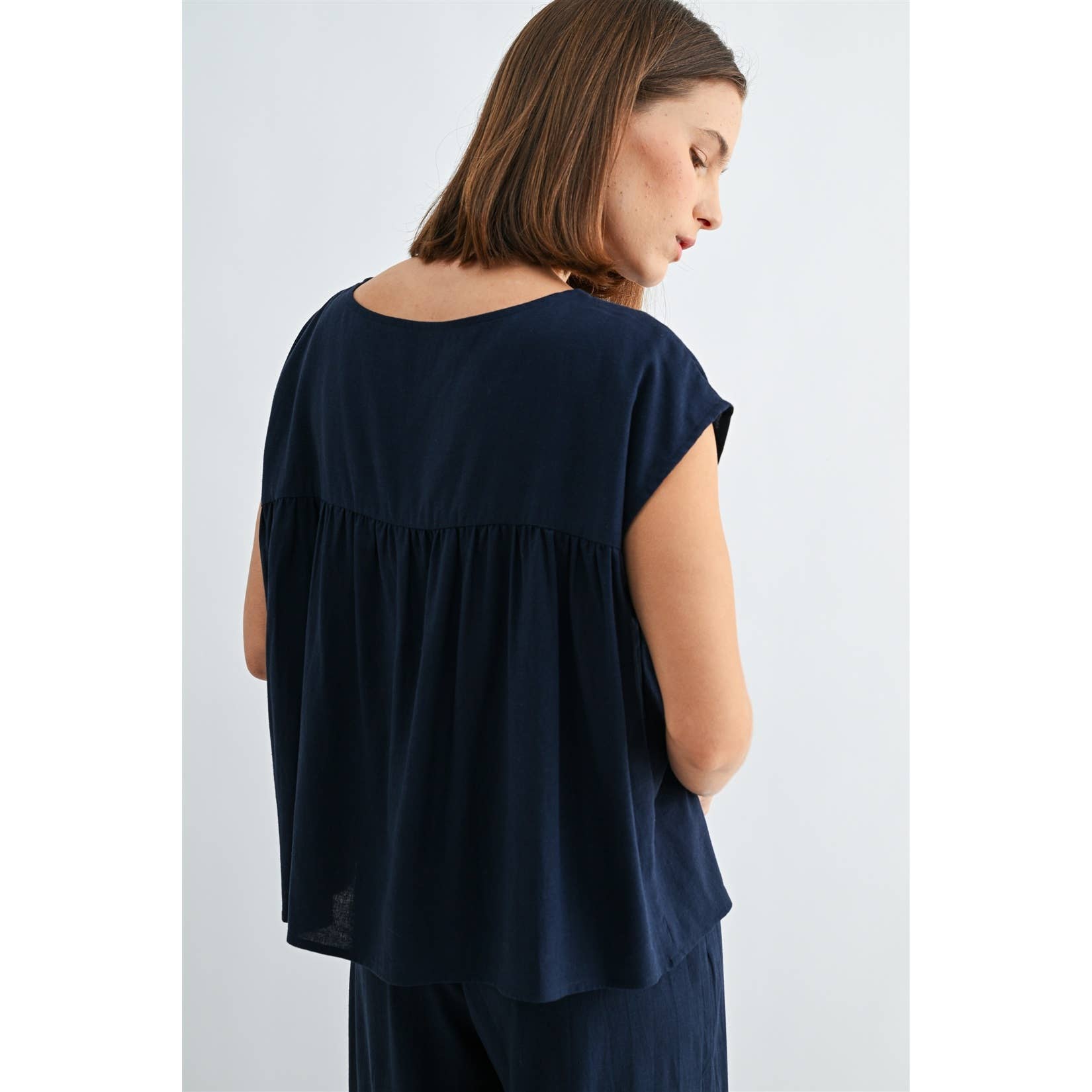 LINEN BLEND WOVEN TOP