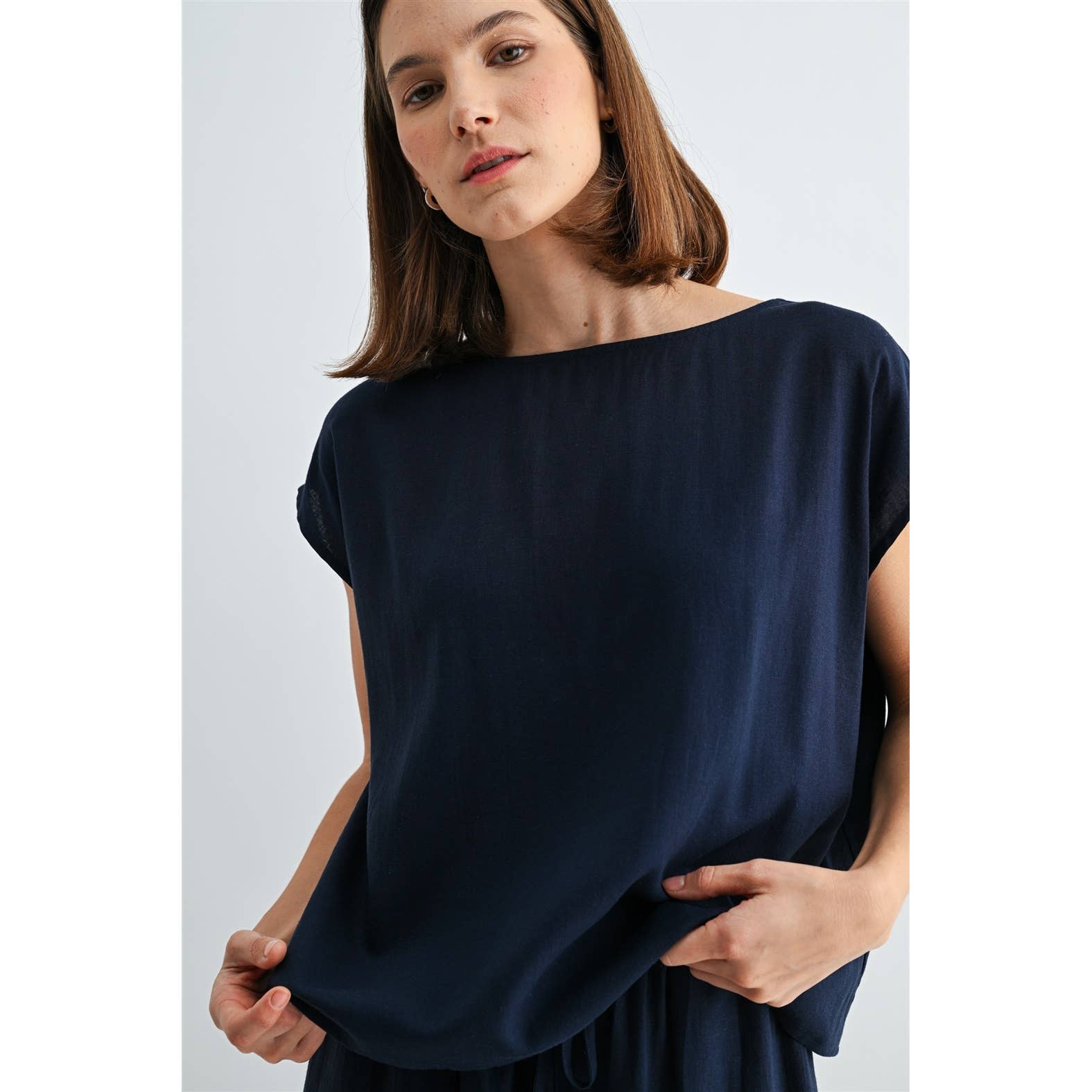 LINEN BLEND WOVEN TOP